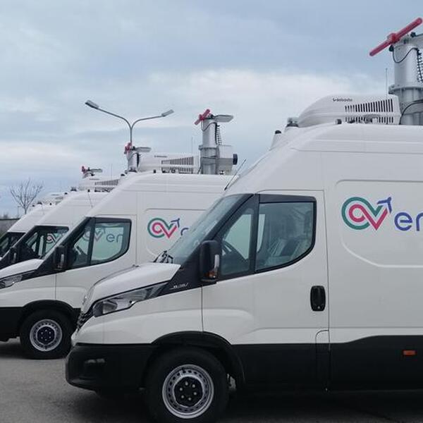 Mezzi speciali per il monitoraggio su palo telescopico