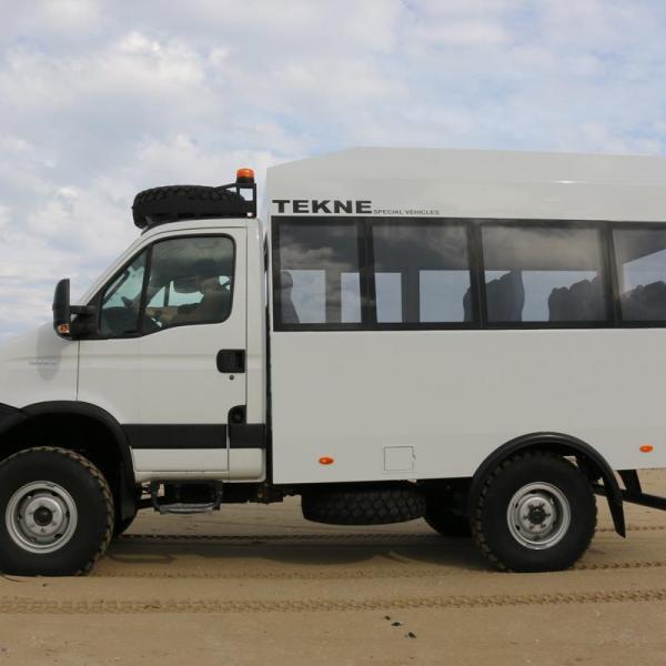 Minibus Offroad realizzato da Tekne su Iveco Daily 4x4